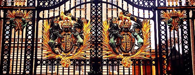 Buckingham Palace Gate is one of London to see.