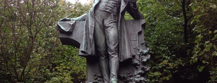 Statue of Karel Hynek Mácha is one of To-Do in Prague III.