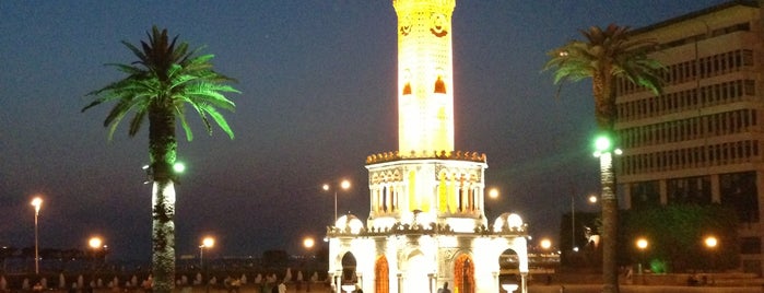 Konak Saat Kulesi is one of vazgeçilmez ;).