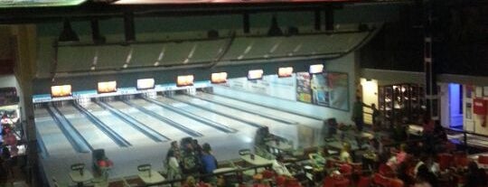 Bowling City is one of Tempat yang Disukai Victoria S ⚅.