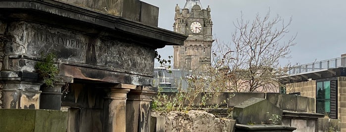 Courtyard Edinburgh is one of Orte, die Leandro gefallen.