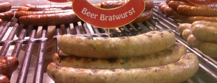 The Brat - Bratwurst & Beer @ Plaza Singapura is one of Locais curtidos por Willem.