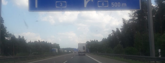 Kreuz Altdorf (89) (61) is one of Autobahnkreuze in Deutschland.