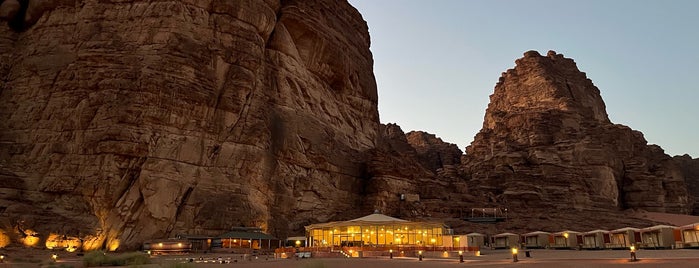 Zeina Luxury Desert Lodge is one of Lugares favoritos de Dade.