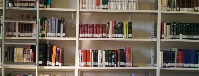 Biblioteca Centralizzata Ruffilli is one of Posti che sono piaciuti a Federica.