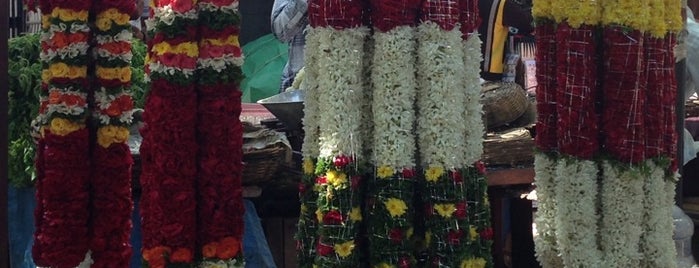 Gandhi Bazaar is one of Tempat yang Disukai Bharath.