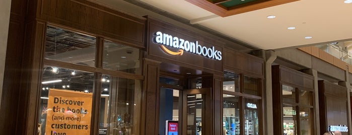Amazon Books is one of Ryan : понравившиеся места.