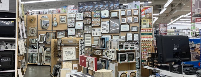 Bed Bath & Beyond is one of Dougさんのお気に入りスポット.
