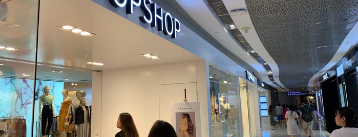 Topshop is one of Regular Hangouts.