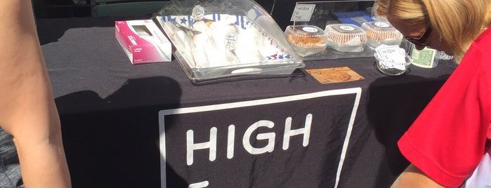 High 5 Pie is one of Seattle.