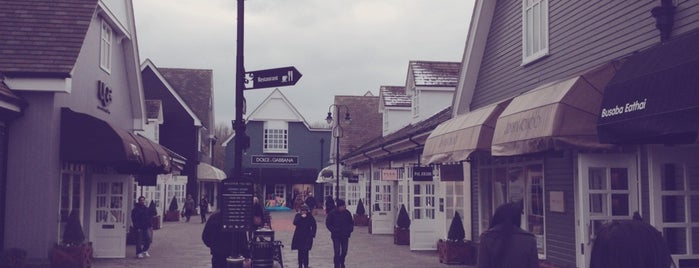 Bicester Village is one of Best Jewelry Shops.
