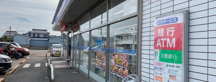 ローソン 射水海竜町店 is one of 車椅子で入店可.