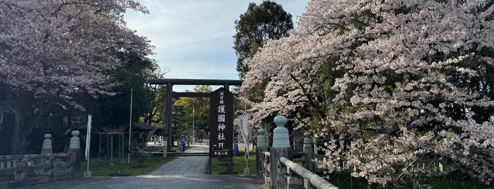 滋賀県護国神社 (滋賀縣護國神社) is one of 神社仏閣.