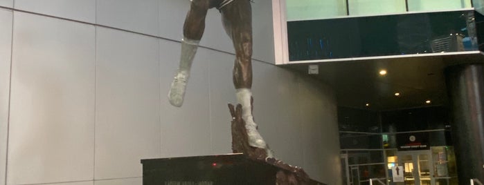 Kareem Abdul Jabbar Statue is one of To Try - Elsewhere.