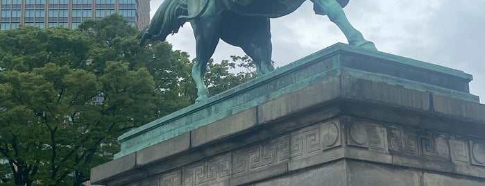 Statue of Kusunoki Masashige is one of Toquio A Ver.