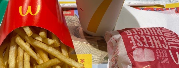 McDonald's is one of カフェ.