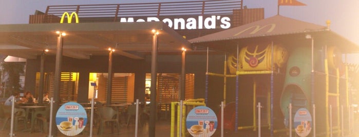 McDonald's is one of Βίκυ : понравившиеся места.