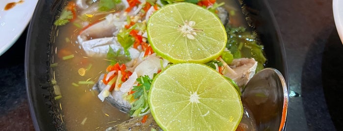 Lan Thai Cuisine (ลานไทย) is one of FOOD CORNERS.