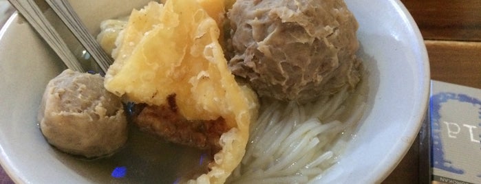 Bakso mama is one of Must-visit Food in Kediri.