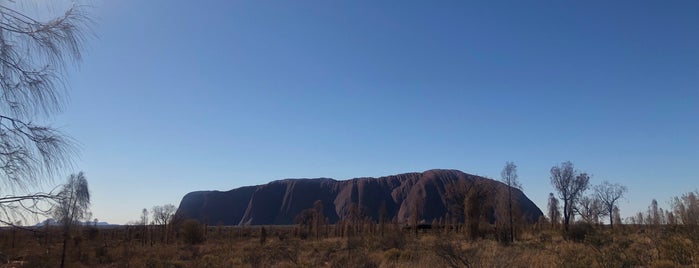 Talinguṟu Nyakunytjaku - Uluṟu Sunrise Viewing Platform is one of Lugares favoritos de Stephen.