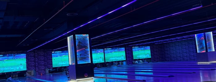 Iceland Bowling Center is one of اماكن  جده.