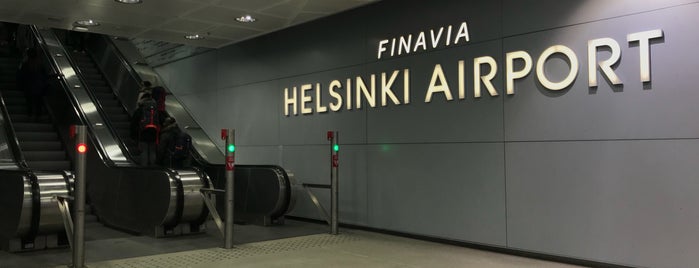 ヘルシンキ空港 (HEL) is one of Finland.