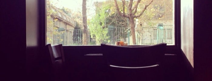 Nazdik Café | کافه نزدیک is one of สถานที่ที่บันทึกไว้ของ Nora.