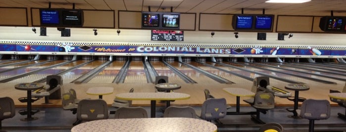 Colonial Lanes Bowling is one of สถานที่ที่ Mark ถูกใจ.
