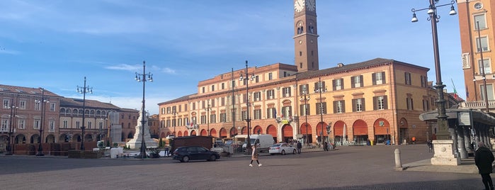 Piazza Saffi is one of BagnoAlbatros.