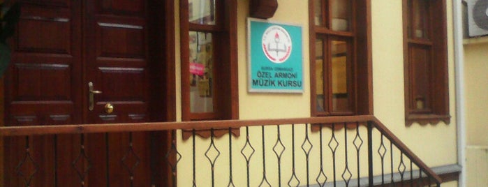 Armoni Müzik Merkezi is one of สถานที่ที่ Aydın ถูกใจ.