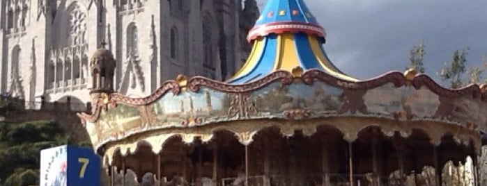 Tibidabo is one of Barcelona, Espanha.