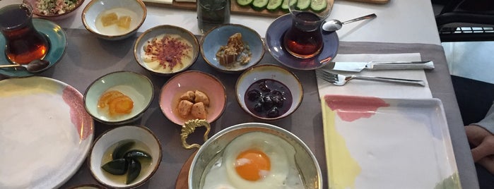 Hadika Kahvaltı Evi is one of Istanbul Breakfast.
