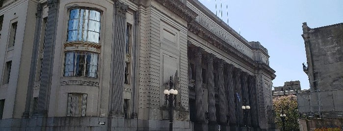 Banco República (BROU) is one of Lugares favoritos de Thelma.