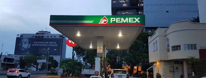 Gasolinera Pemex 6931 (Glorieta Colón) is one of Gasolineras.