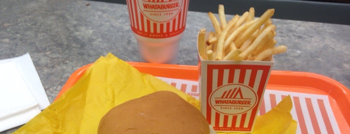 Whataburger is one of Davidさんのお気に入りスポット.