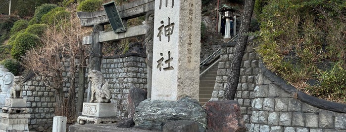 Shinagawa Shrine is one of Lugares favoritos de Atsushi.