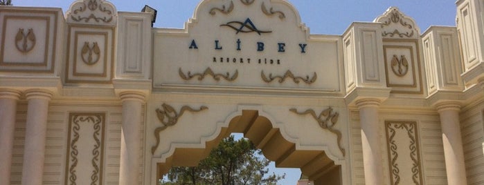 Ali Bey Resort Side is one of Tempat yang Disukai Ergün.