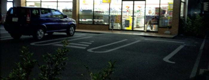 駐車場あるコンビニ