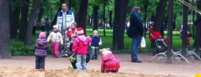 Детская площадка is one of Lieux qui ont plu à Julia.