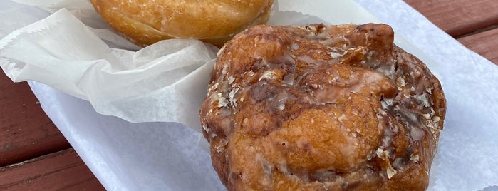 Congdon's Doughnuts is one of Posti che sono piaciuti a Nicole.
