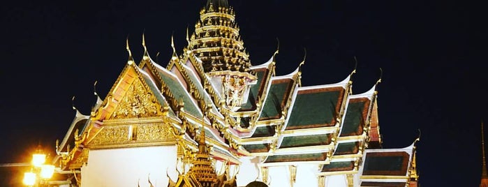 Dusit Maha Prasat Throne Hall is one of Bangkok Trip.