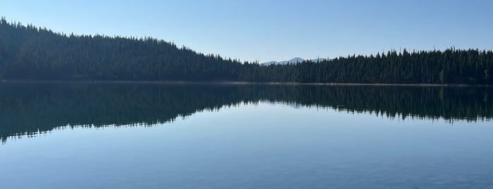 Elk Lake is one of Bend.