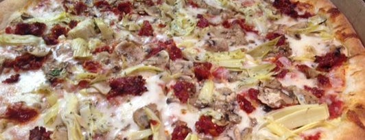 Galeotti's Pizza is one of Posti che sono piaciuti a Vy.
