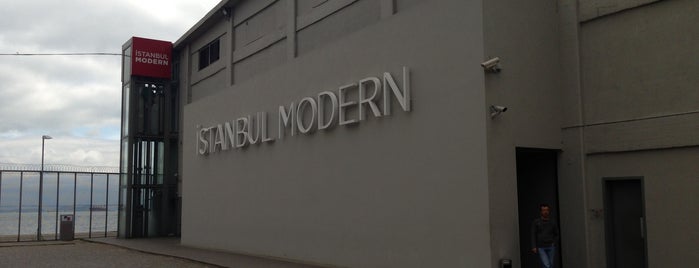 İstanbul Modern Museums Talk: Guggenheim Director Of Marketing is one of Švenk to Istanbul.