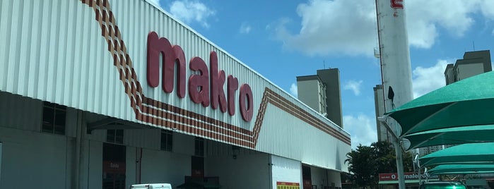 Makro is one of Melhores lugares.