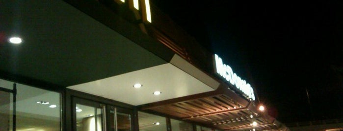 McDonald's is one of Lugares favoritos de Anastasia.