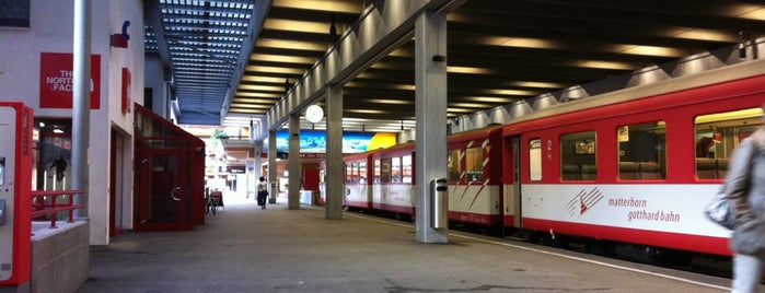 Bahnhof Zermatt is one of Mujdat : понравившиеся места.