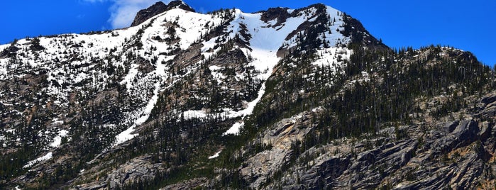 Washington Pass Overlook is one of Tempat yang Disukai Jacquelin.