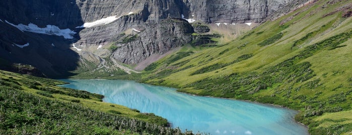 Cracker Lake is one of Banff, Jasper & Glacier National Park 🏔.