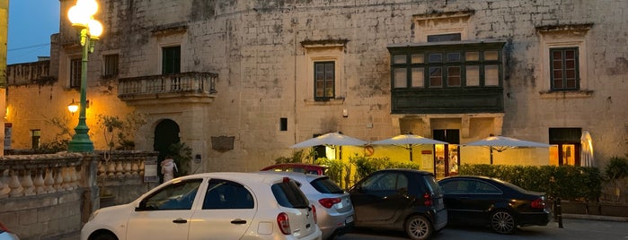 Saracino's Cafe is one of Malta listings.